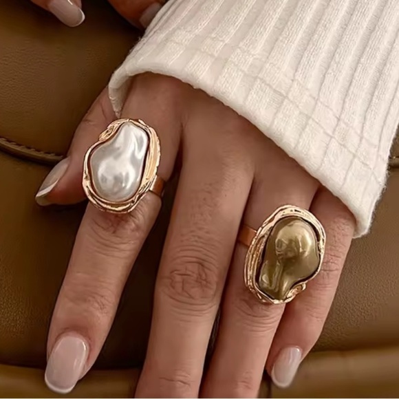 Anthropologie Jewelry - Champagne Gold Barogue Ring